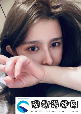 美女主播直播間展示演技哭訴自己兒時(shí)遭遇稱窮怕了希望大家打賞